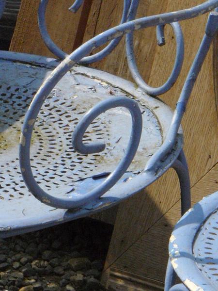 Mus Vrijwel limiet Antieke Franse Tuinset - Antiek tuinsets brocante tafels en antieke stoelen  zijn een must - antieke beelden en oude vazen wandfonteinen en sok - Benko