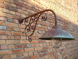 Oude buitenlampen - Franse Brocante is de sfeermaker in woning van klein tot groot - brocante voor binnen en buiten de echt franse broc - Benko