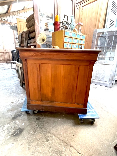 lawaai Langskomen klant Antiek antieke bar / balie - Brocante brengt een unieke sfeer in uw woning  meubels accessoires - brocante voor binnen en buiten de echt franse broc -  Benko