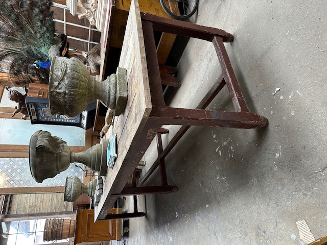 Antieke lange tafel