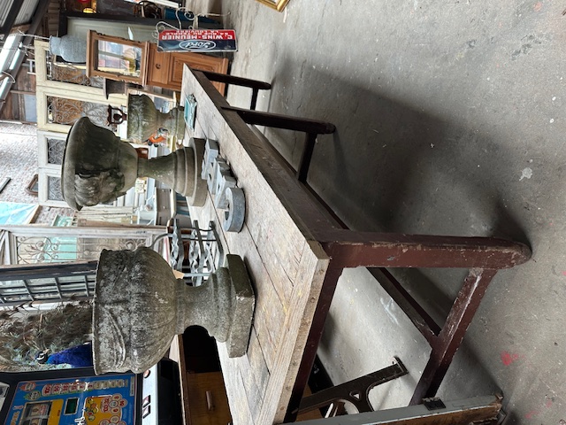 Antieke lange tafel