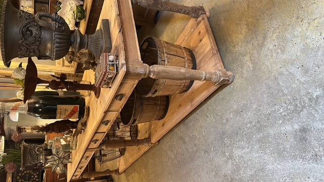 Antieke stoffentafel