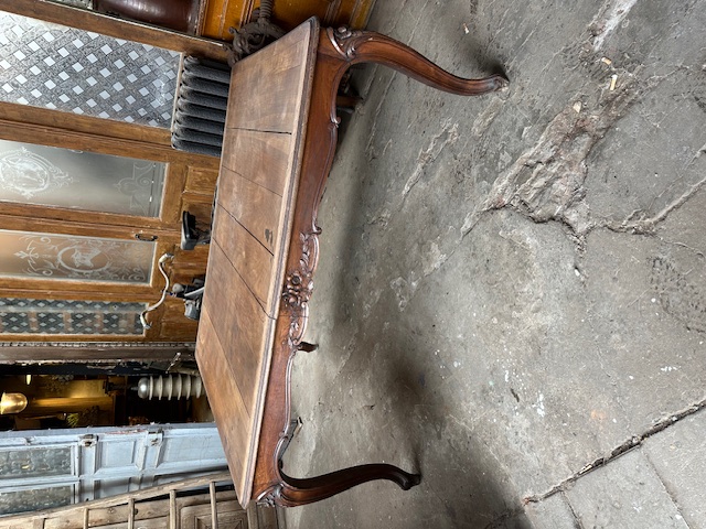 Antieke tafel