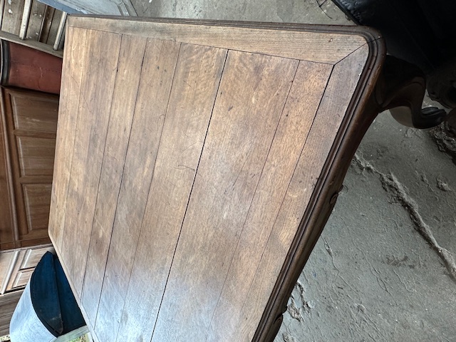 Antieke tafel