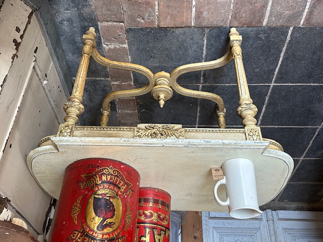 Antieke tafel