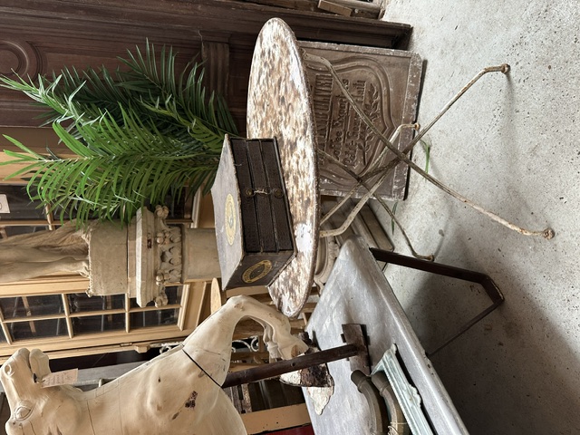 Antieke tuintafel