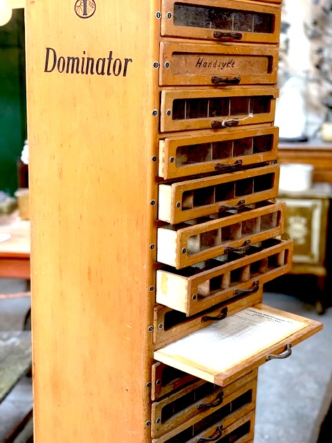 Industrieel ladekast