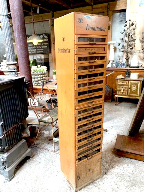 Industrieel ladekast