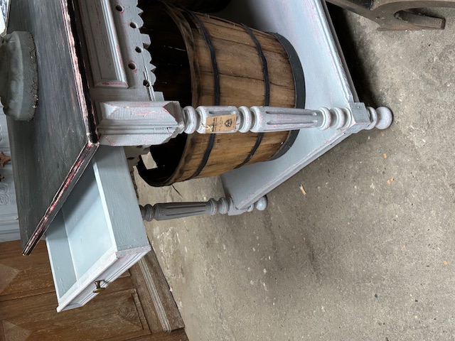 Lange decoratieve stoffentafel