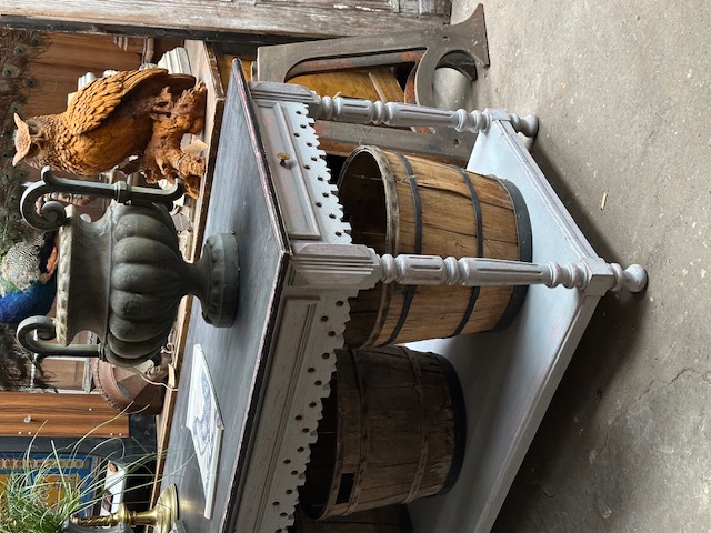 Lange decoratieve stoffentafel